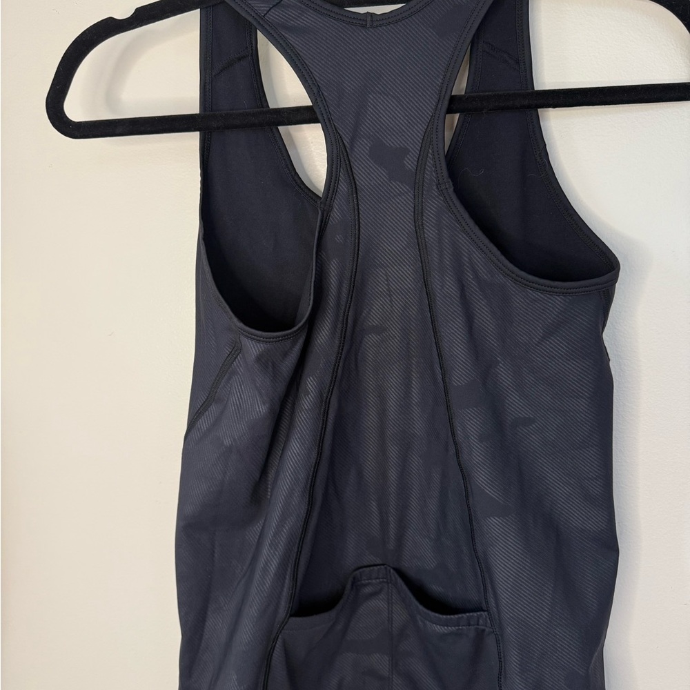 Black Sleeveless Athletic Top